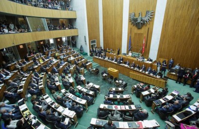 Austrian chancellor Kern speaks at Parliament
